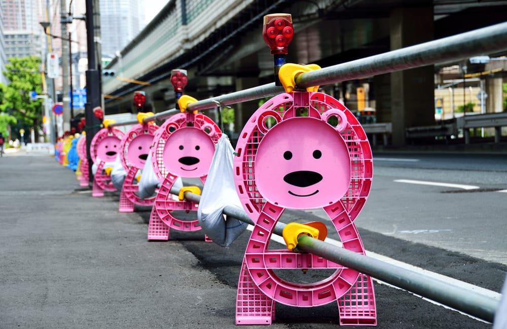 Bear-shaped Posts ©Hachi888 / Shutterstock.com