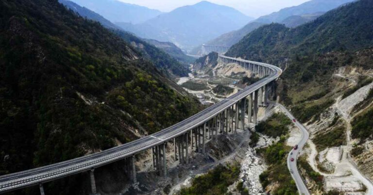 O desafio de engenharia por trás da Yaxi Expressway, a estrada nas nuvens