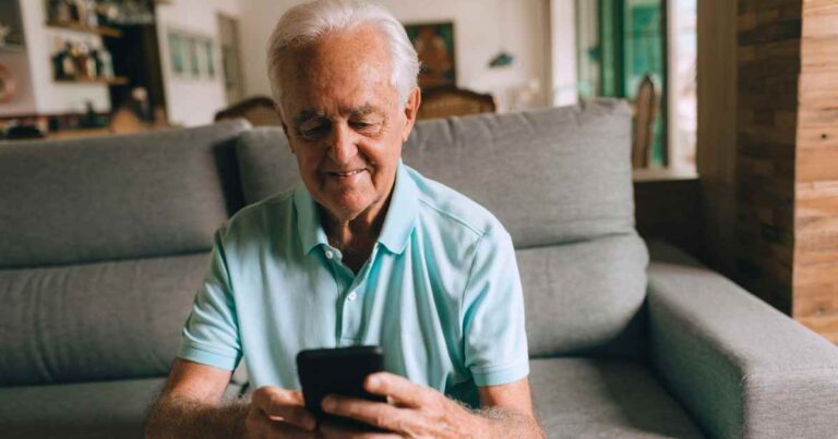Inclusão digital de idosos: compromisso público e social que não pode esperar