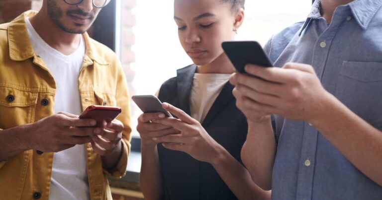 Democracia no celular? Tecnologia aproxima o poder público