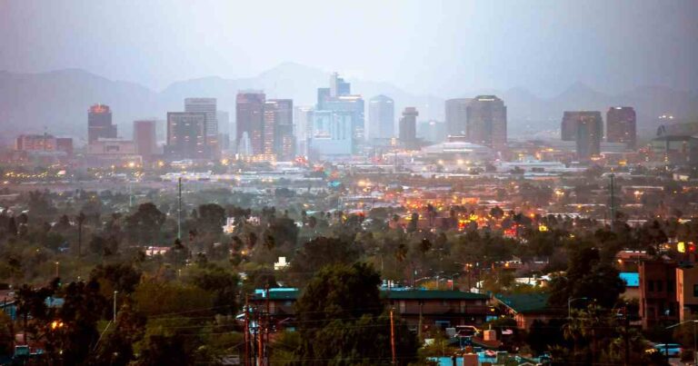 Situação de Rua: Phoenix e Oakland apostam em moradia permanente