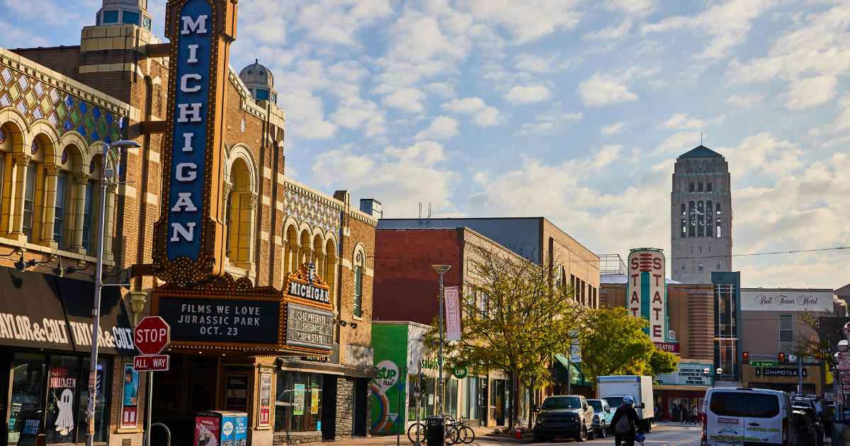 Michigan usou IA para mudar sua imagem e atrair talentos, e os resultados surpreenderam