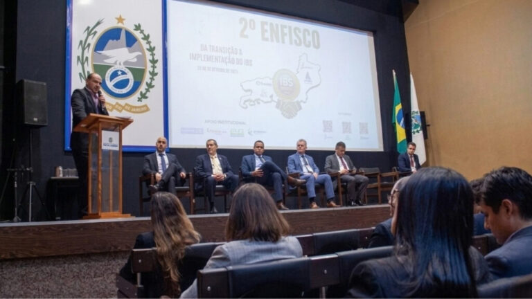 FENAFIM participa do 2º ENFISCO no Rio de Janeiro e defende capacitação para a fiscalização do IBS